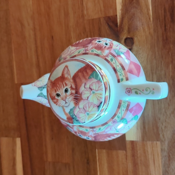 Andrea by Sadek The Meow Collection Cute Cat Teapot - Picture 2 of 6